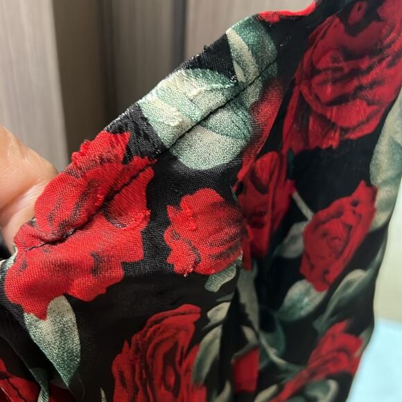 NWT REVOLVE & ROMANCE lovers COMMENSE red roses on black maxi dress M - Picture 7 of 14